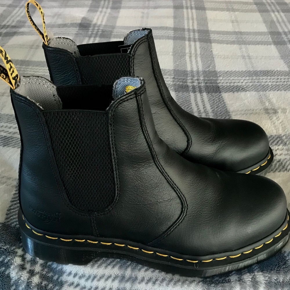 Dr. Martens Chelsea steel toe boots (black) 🖤